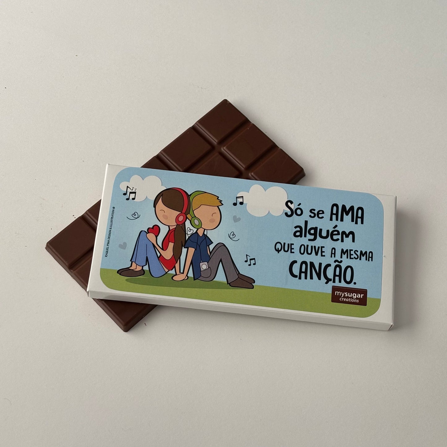 Caixa de tablete - Só se ama alguém que ouve a mesma canção